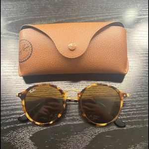 Rayban Round Fleck Sunglasses